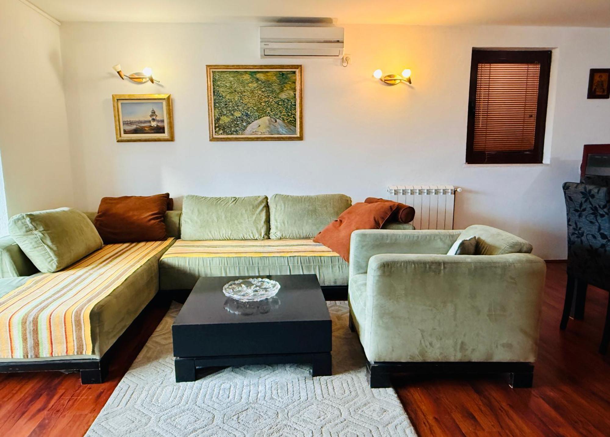 Emilija Appartement *